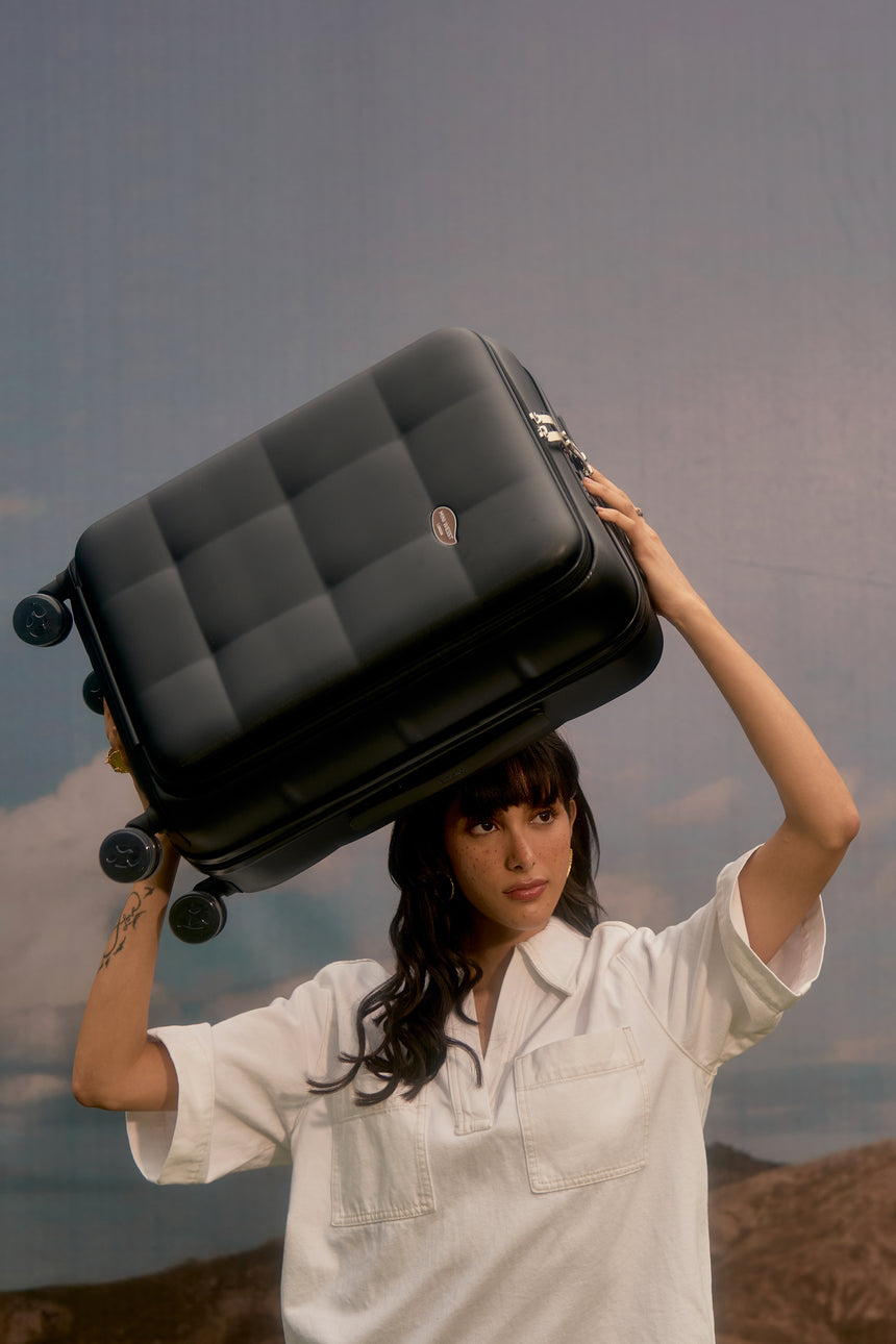 Marvel Pro Cabin Black Small