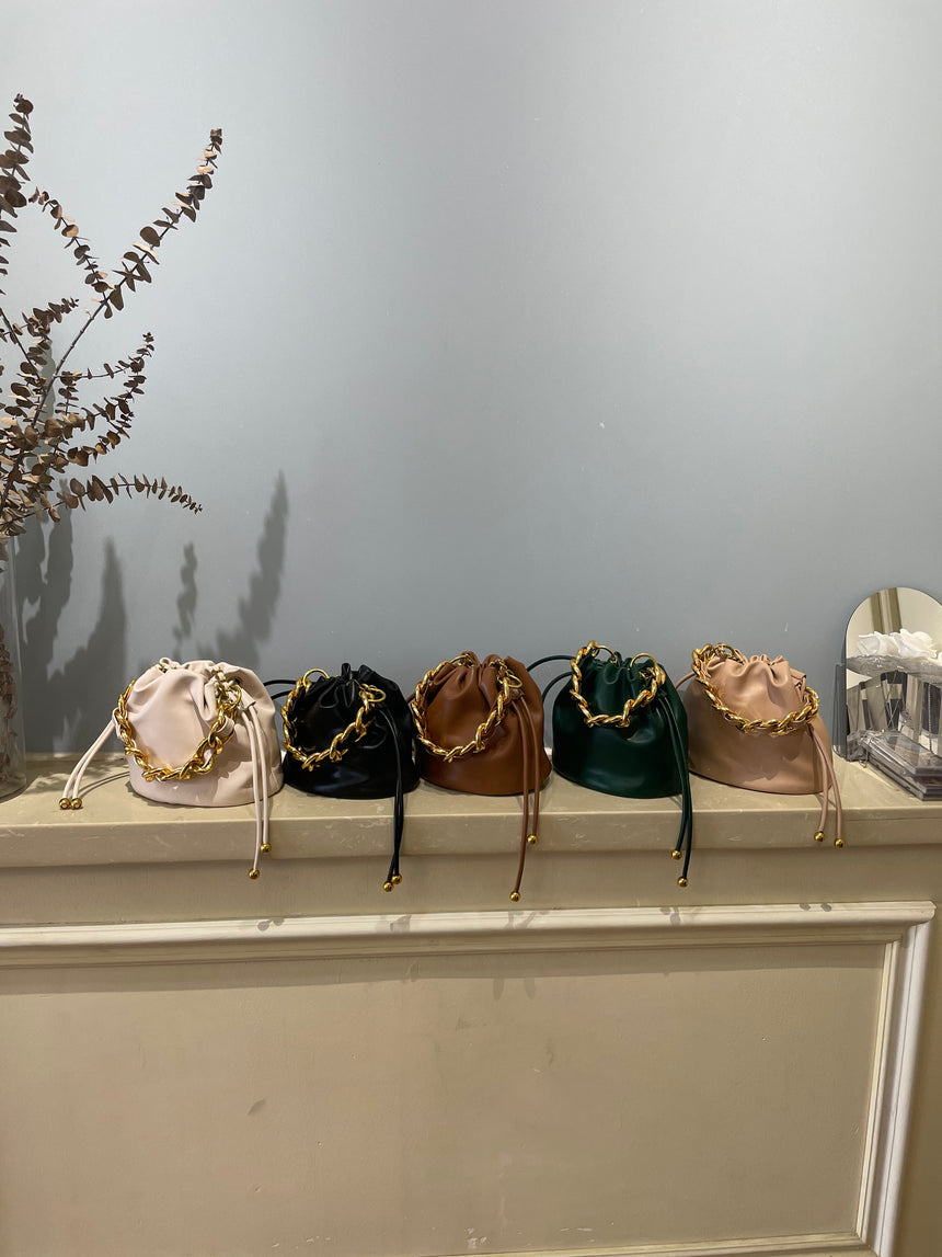 Helena Brown Handheld Potlis