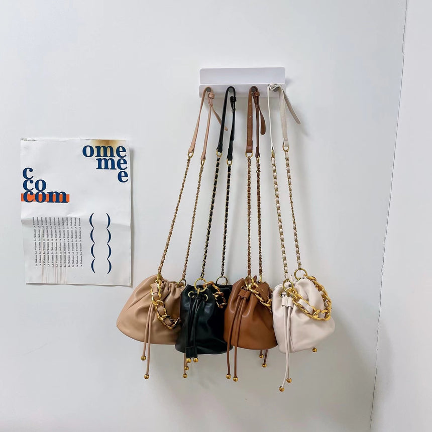 Helena Black Handheld Potlis