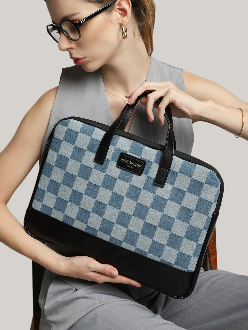 Bourbon Blue London Street Bag With Pouch