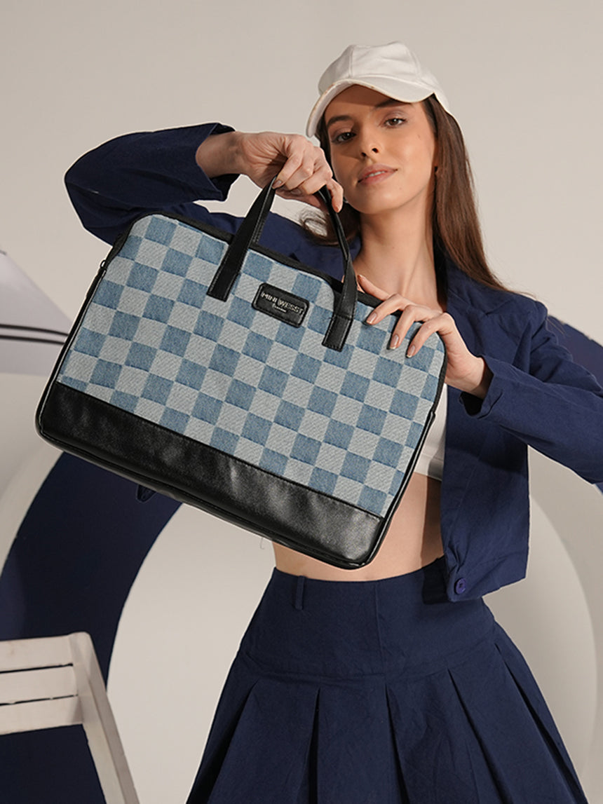 Bourbon Blue London Street Bag With Pouch