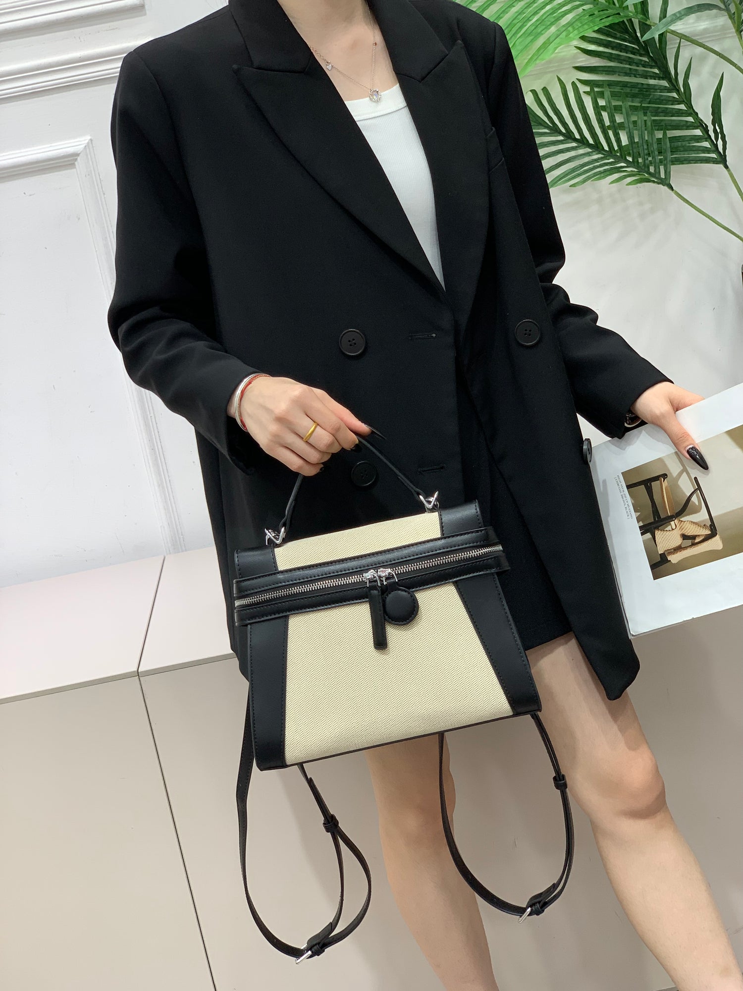 Paris sling bag