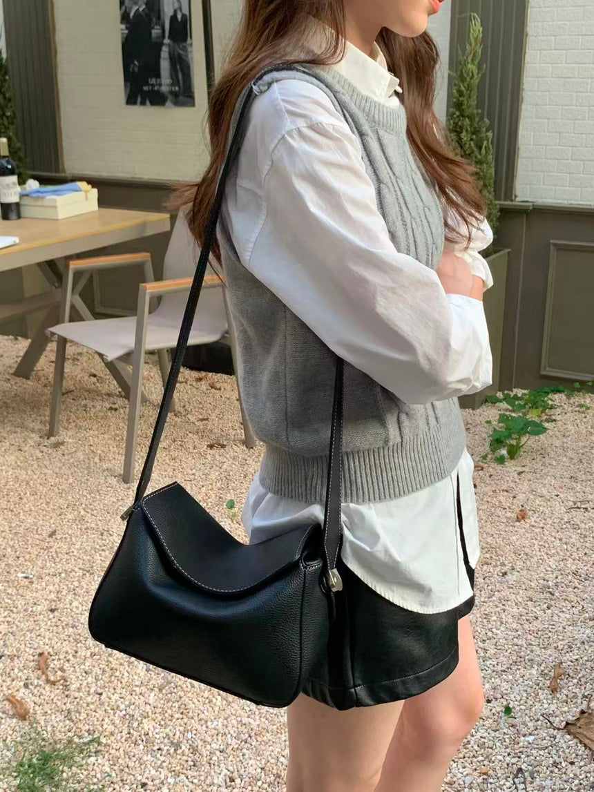Leia Black Sling Bag