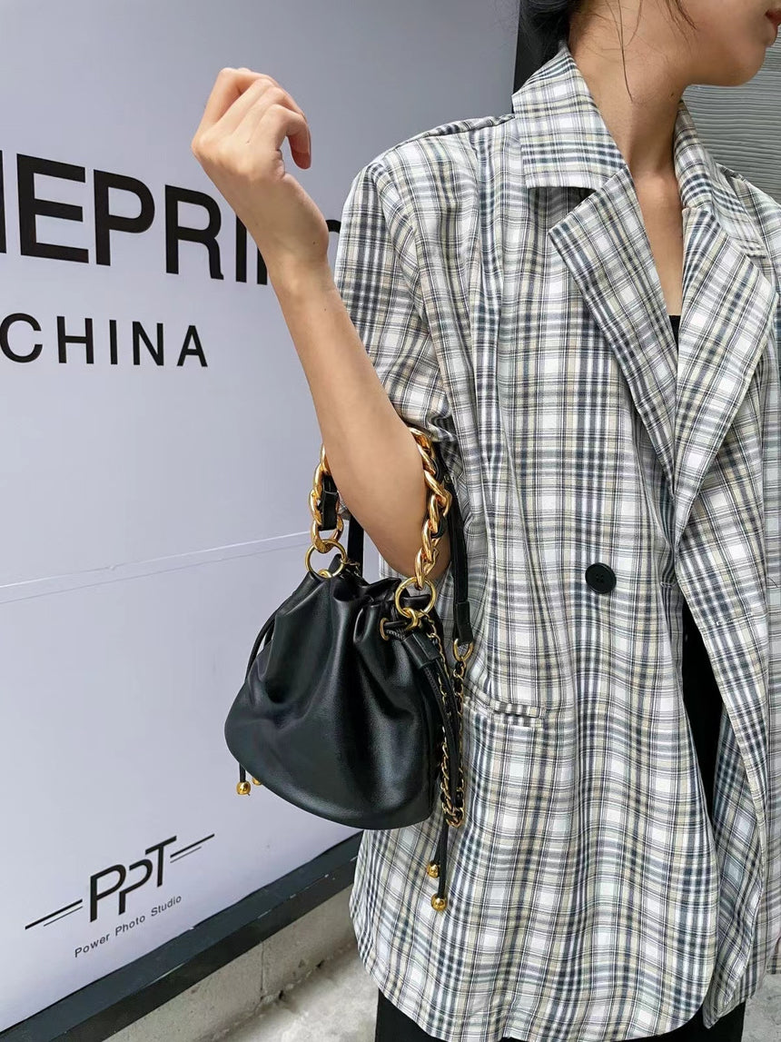 Helena Black Handheld Potlis