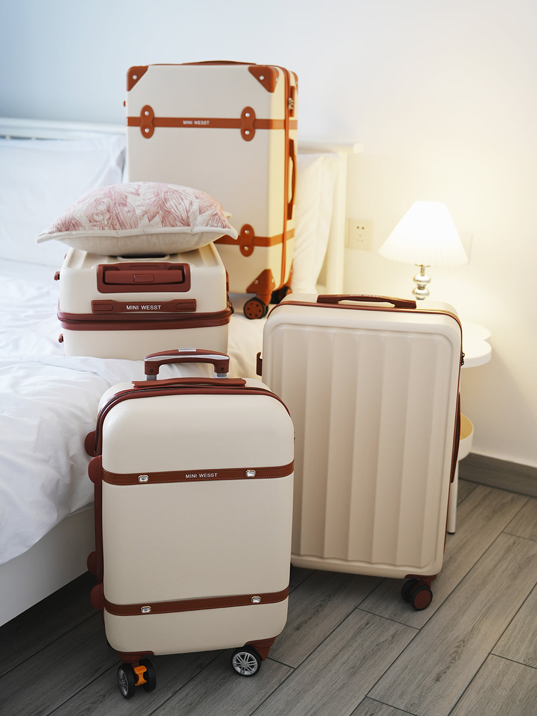 WANDERLUST SET OF 2