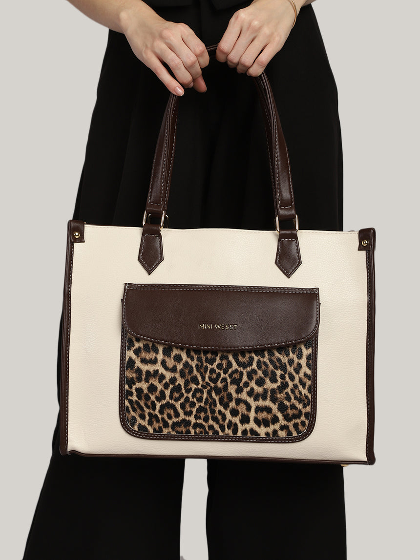 GO SOCIALS TOTE BAG