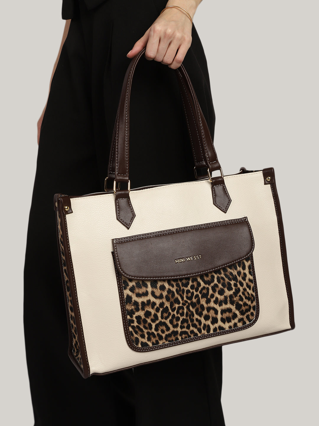 GO SOCIALS TOTE BAG