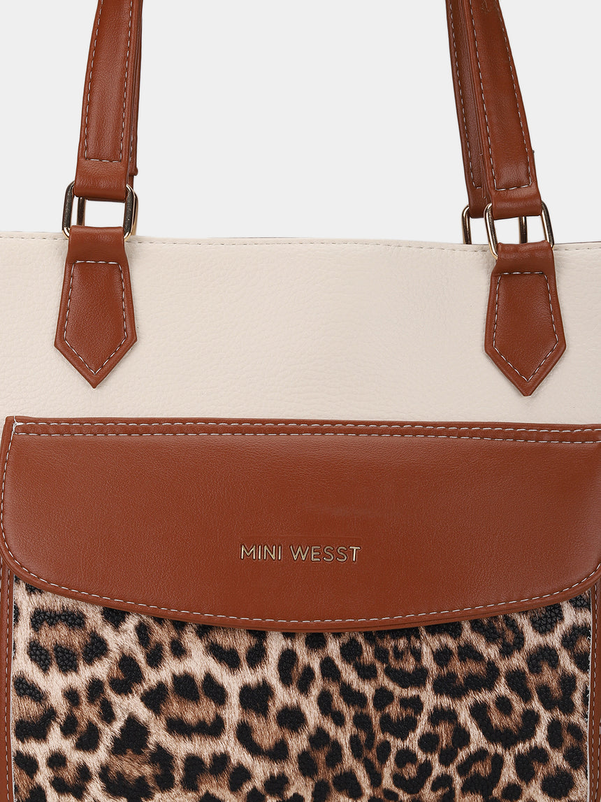 GO SOCIALS TOTE BAG