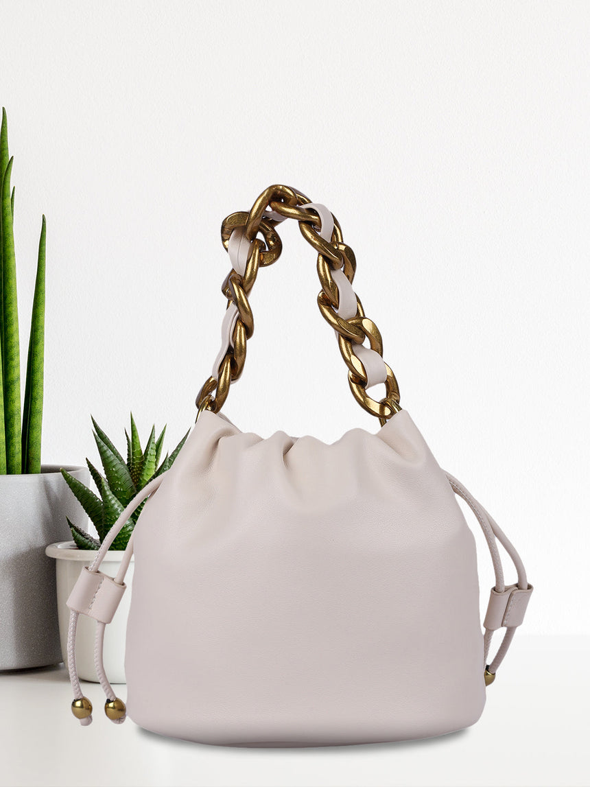 Helena White Handheld Potlis