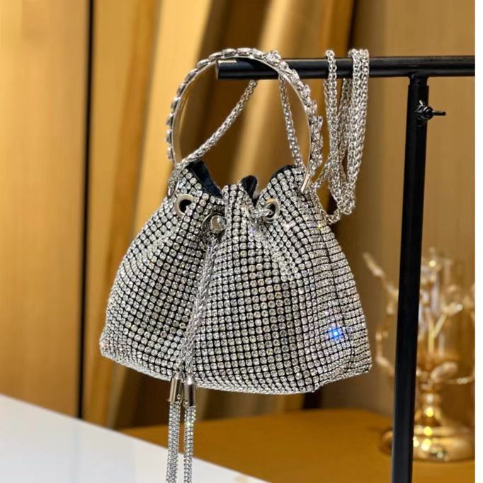 Scarlett Silver Clutch