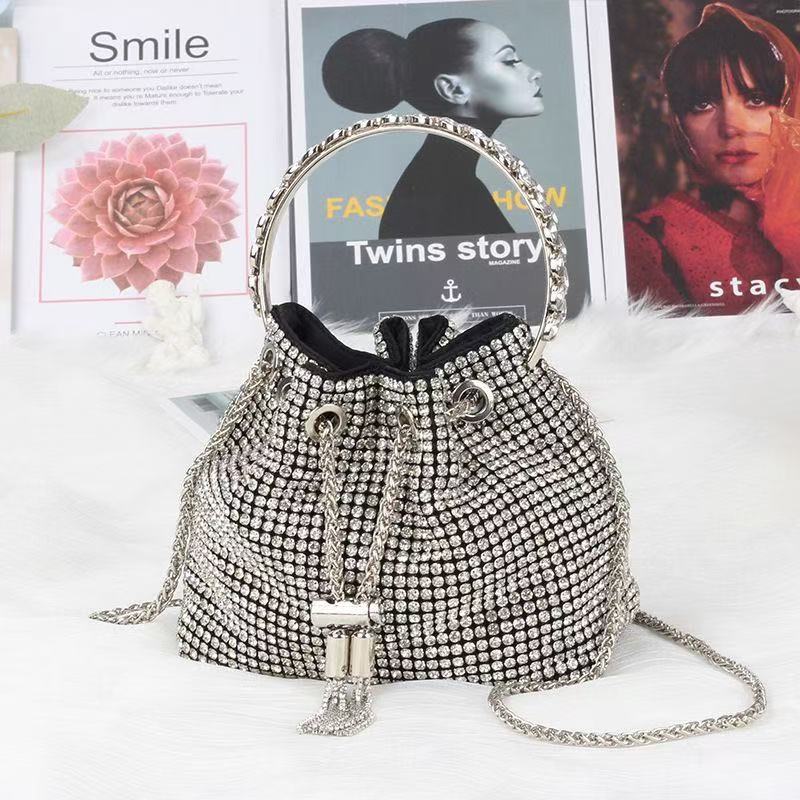 Scarlett Silver Clutch