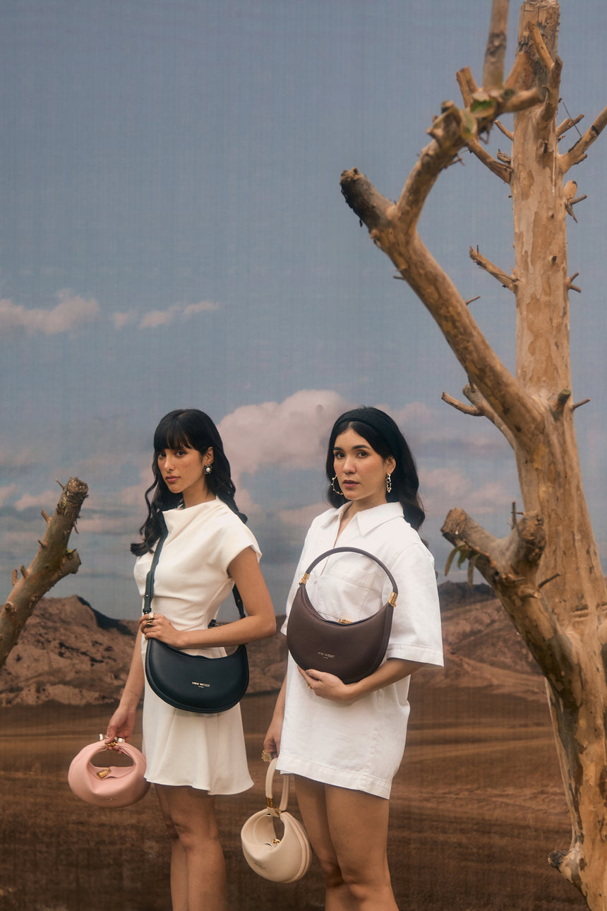 THE MOON 4 WAYS HANDBAG