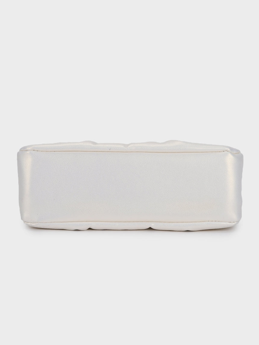 Esther Silver Handheld Clutch