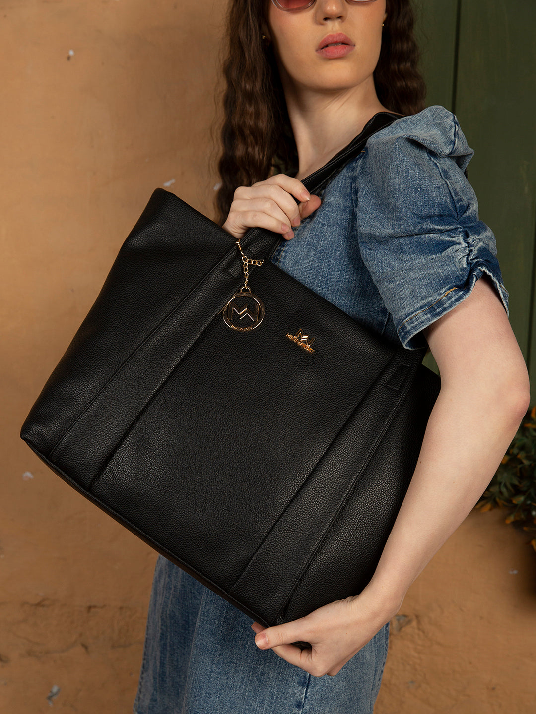 London Black Tote