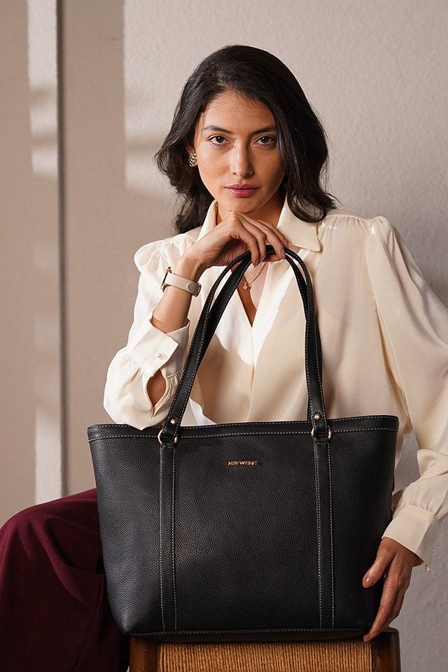 Jessica Black Classic Tote Bag