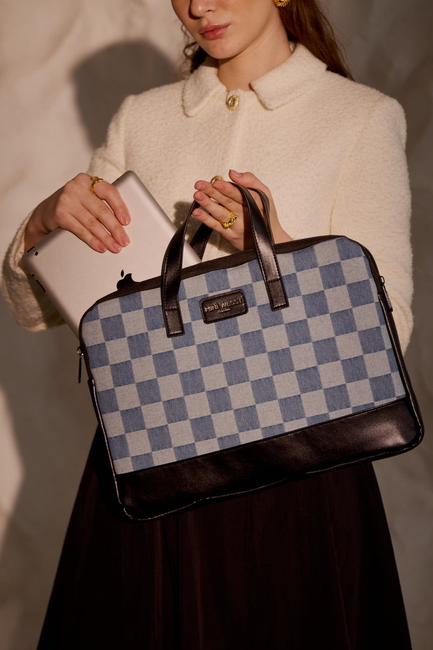 Bourbon Blue London Street Bag With Pouch