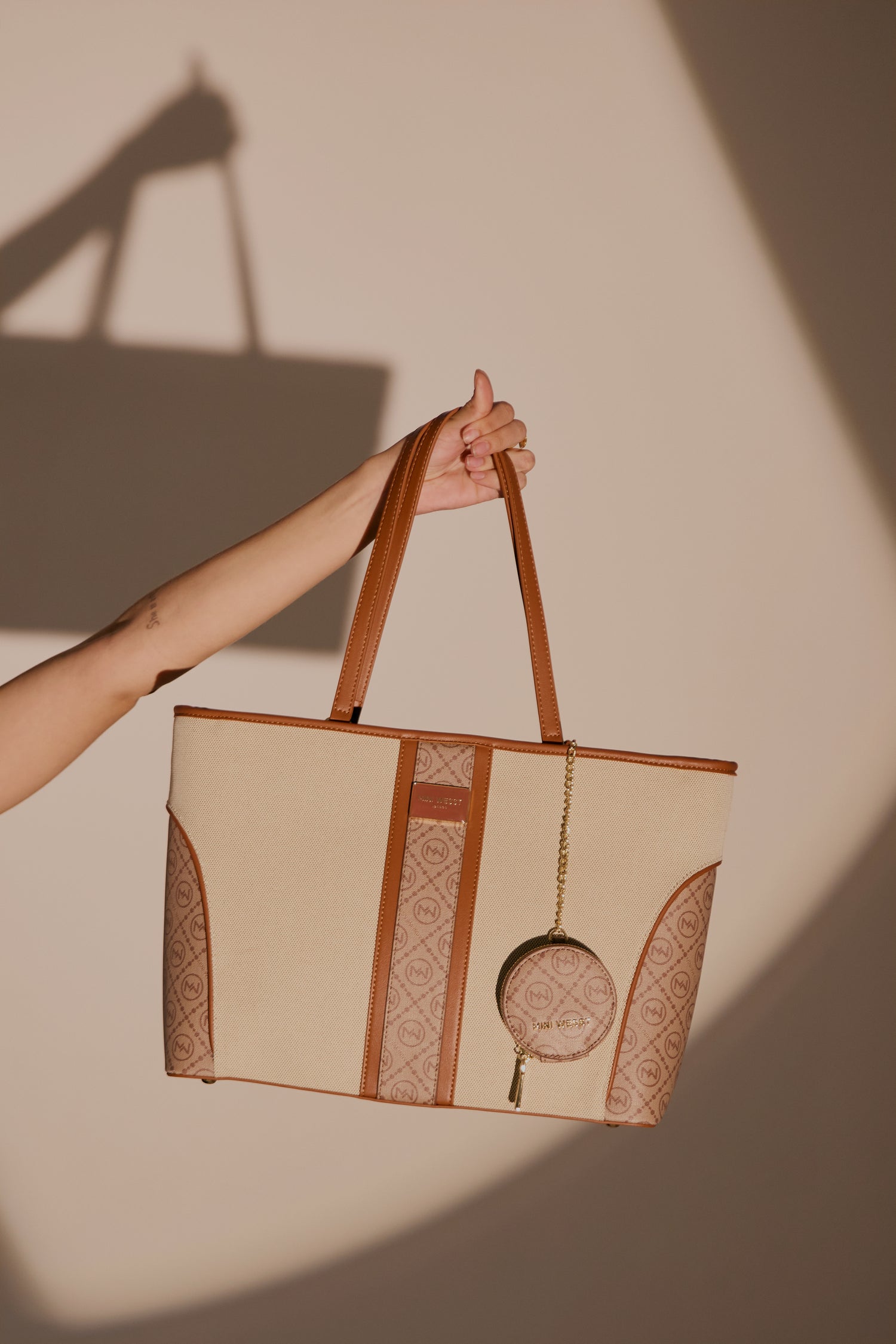 PICCADILLY SQUARE TOTE
