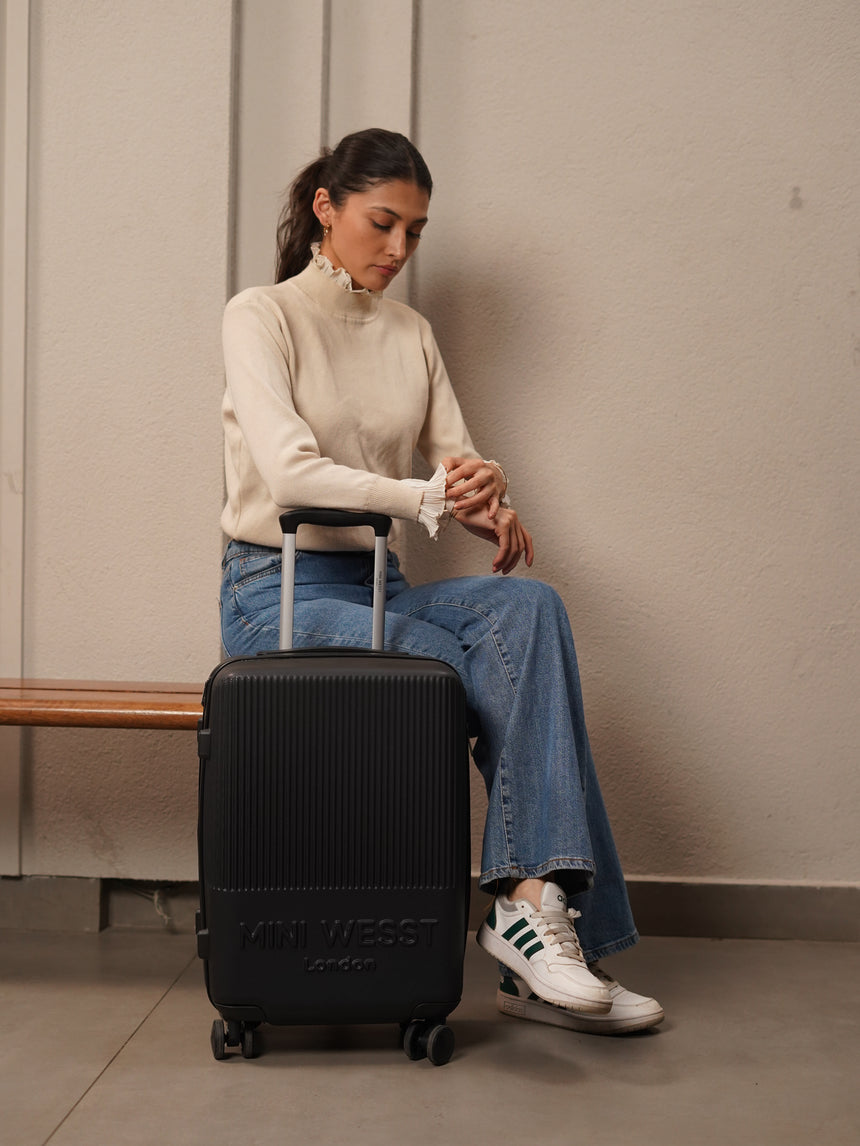 Mw London Cabin Black Small Luggage