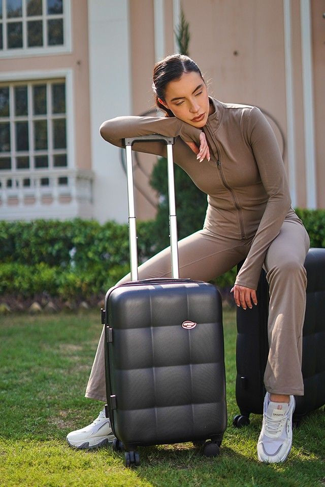 Marvel Cabin Black Small