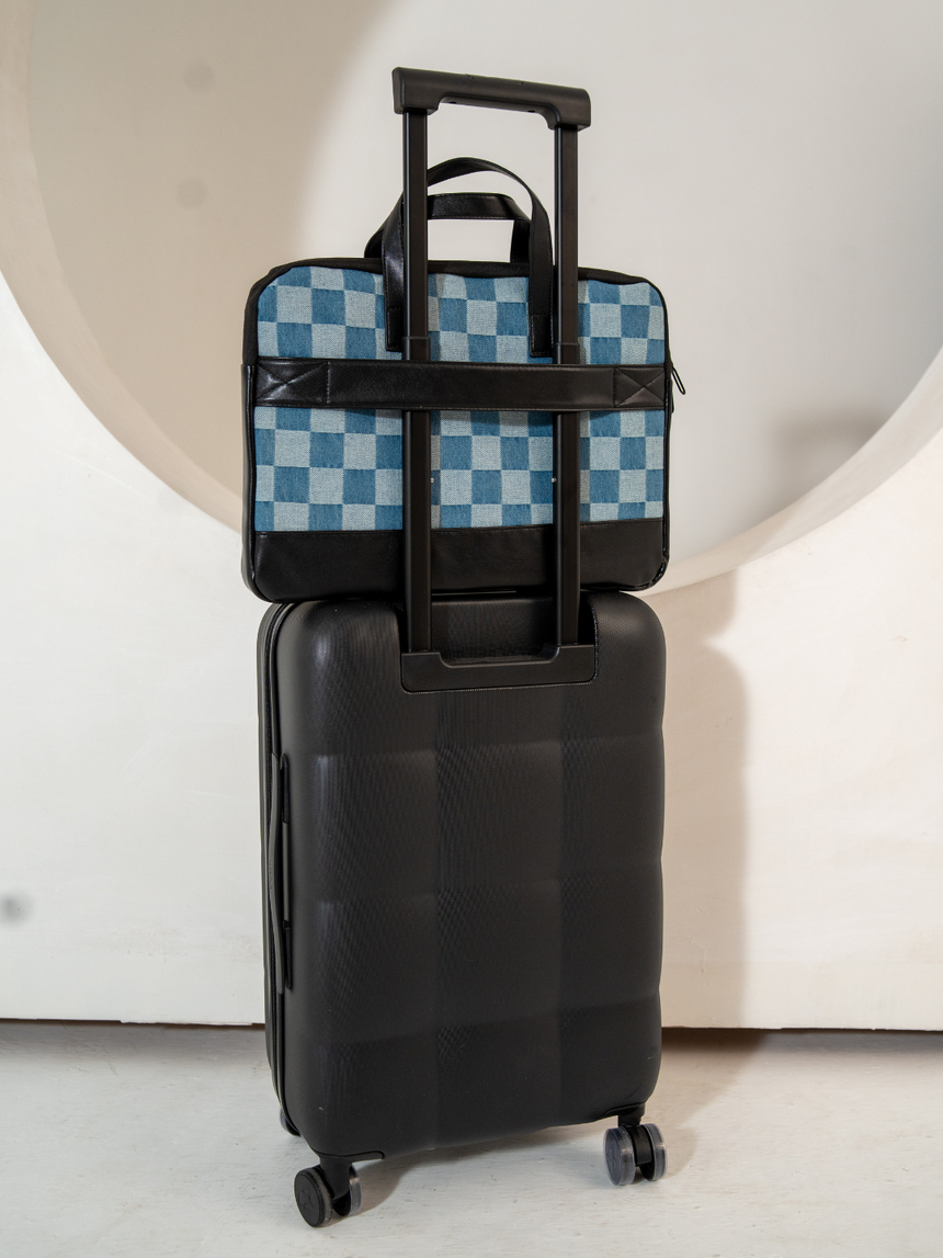 Bourbon Blue London Street Bag With Pouch