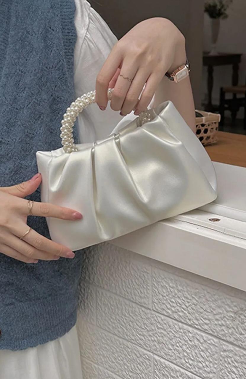 Esther Silver Pearl Handheld Clutch
