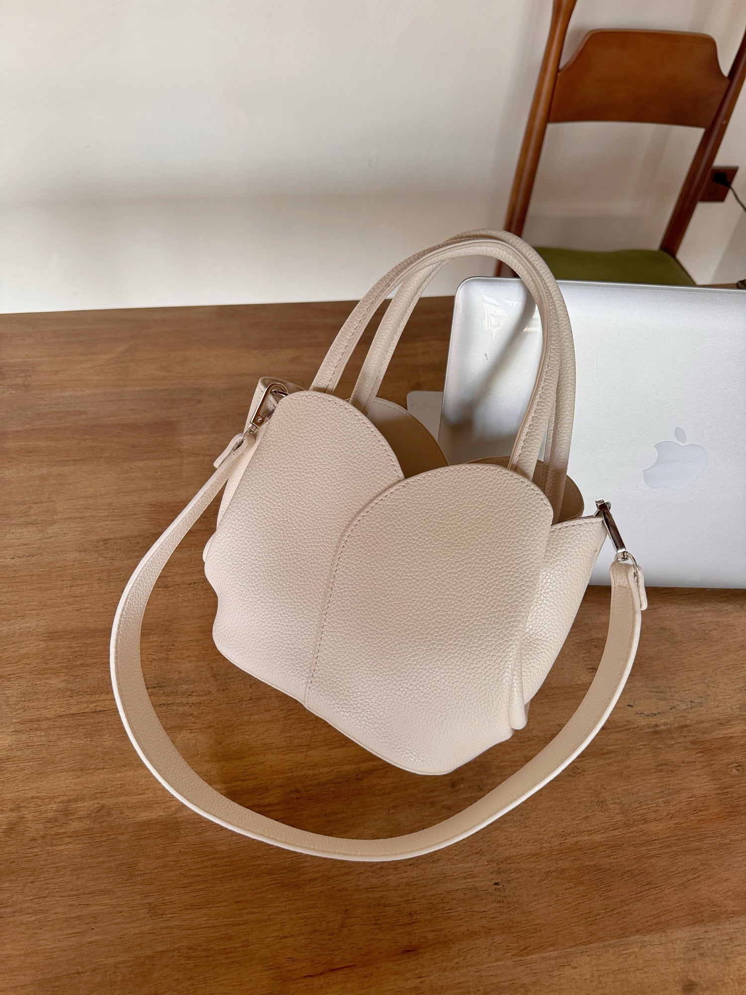 TULIP BUCKET HANDBAG