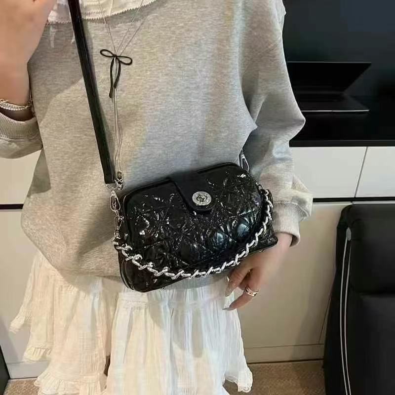 SOPHIA SLING BAG