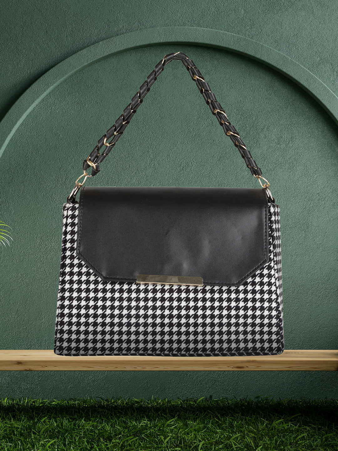 MINI WESST Black Casual Checked Handheld Bag(MWHB178PR)