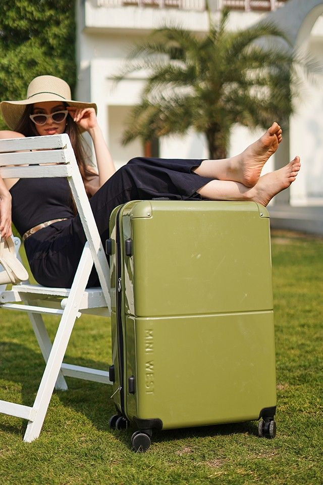 Decembers Large Luggage