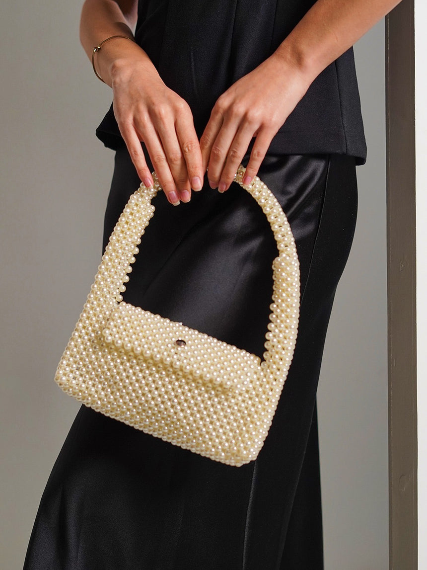 Emma White Handheld Clutch