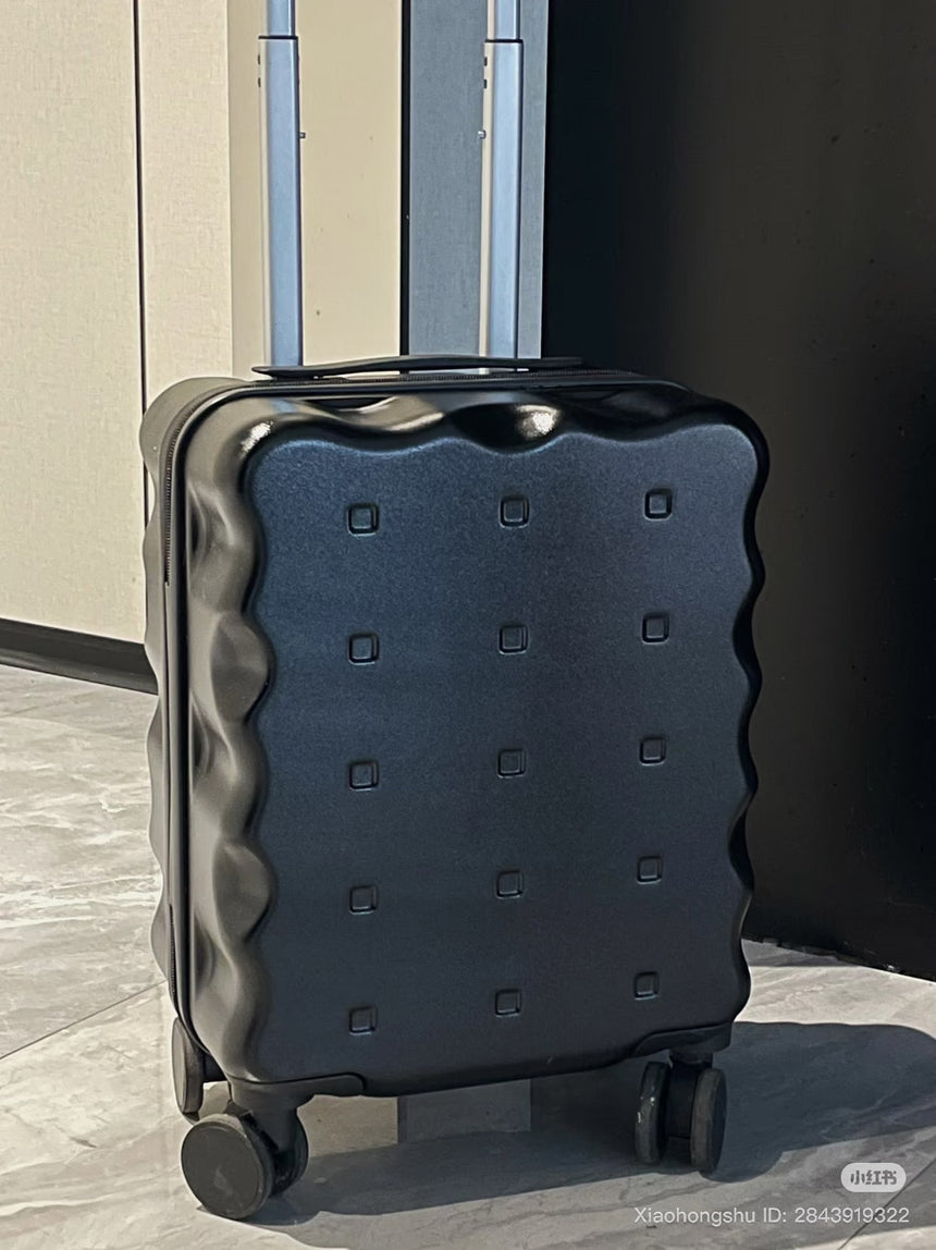 On The Go Check-In Black Medium