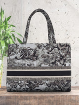 Women's Graphic Printed Canvas Tote Bag