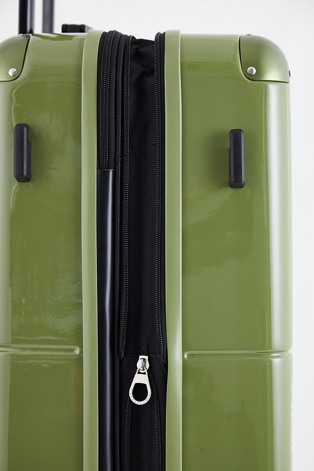 Decembers Medium Luggage