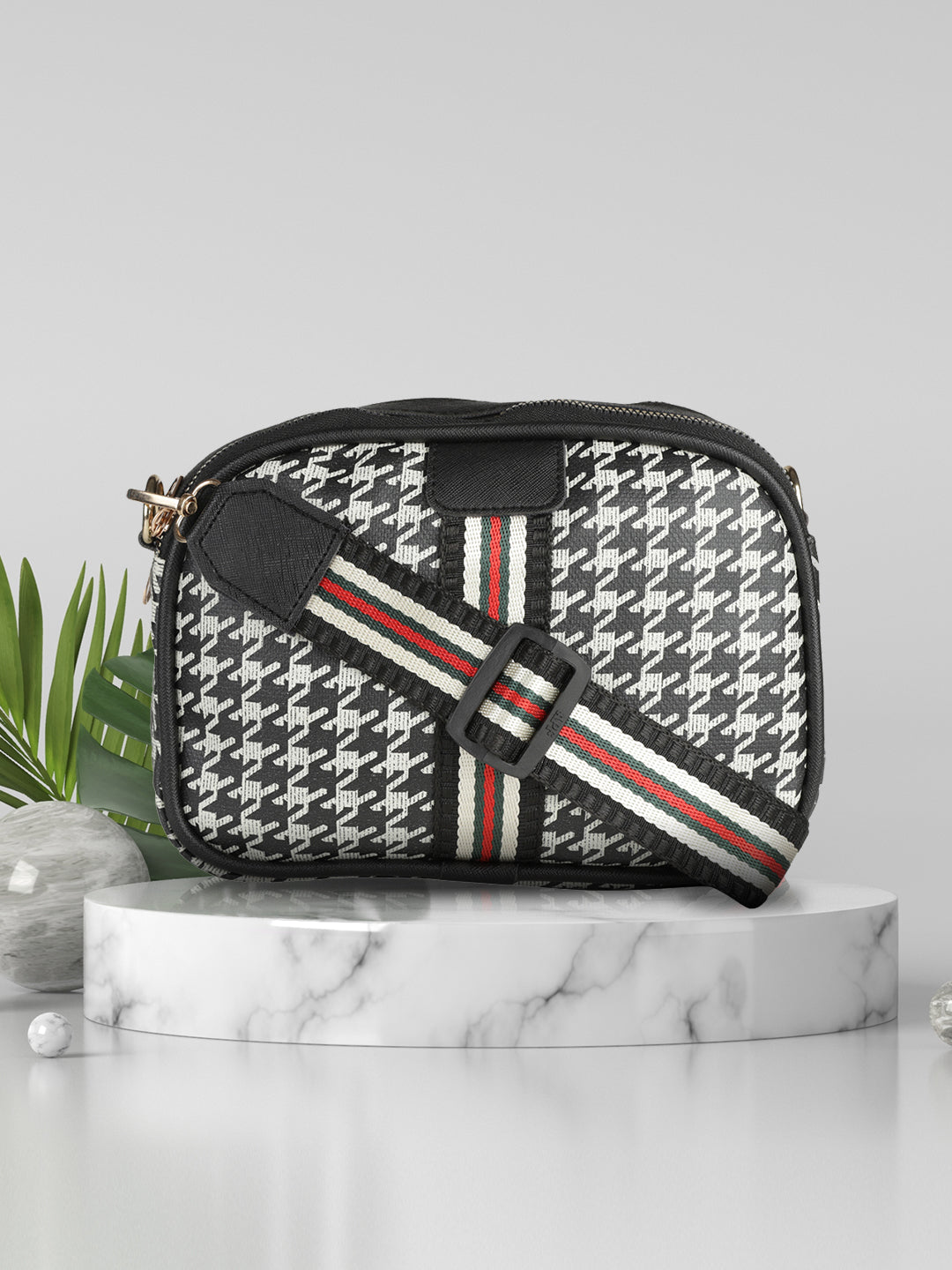 MINI WESST Black Casual Checked Sling Bag(MWHB134BL)