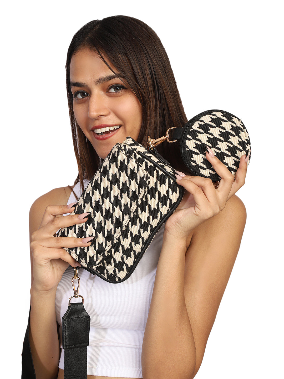 MINI WESST Black And White Graphic Sling Bag(MWHB230PR)