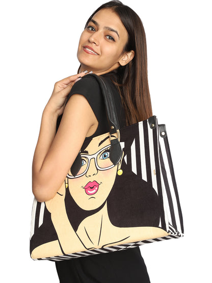 MINI WESST Black And White Graphic Tote Bag(MWTB100PR)