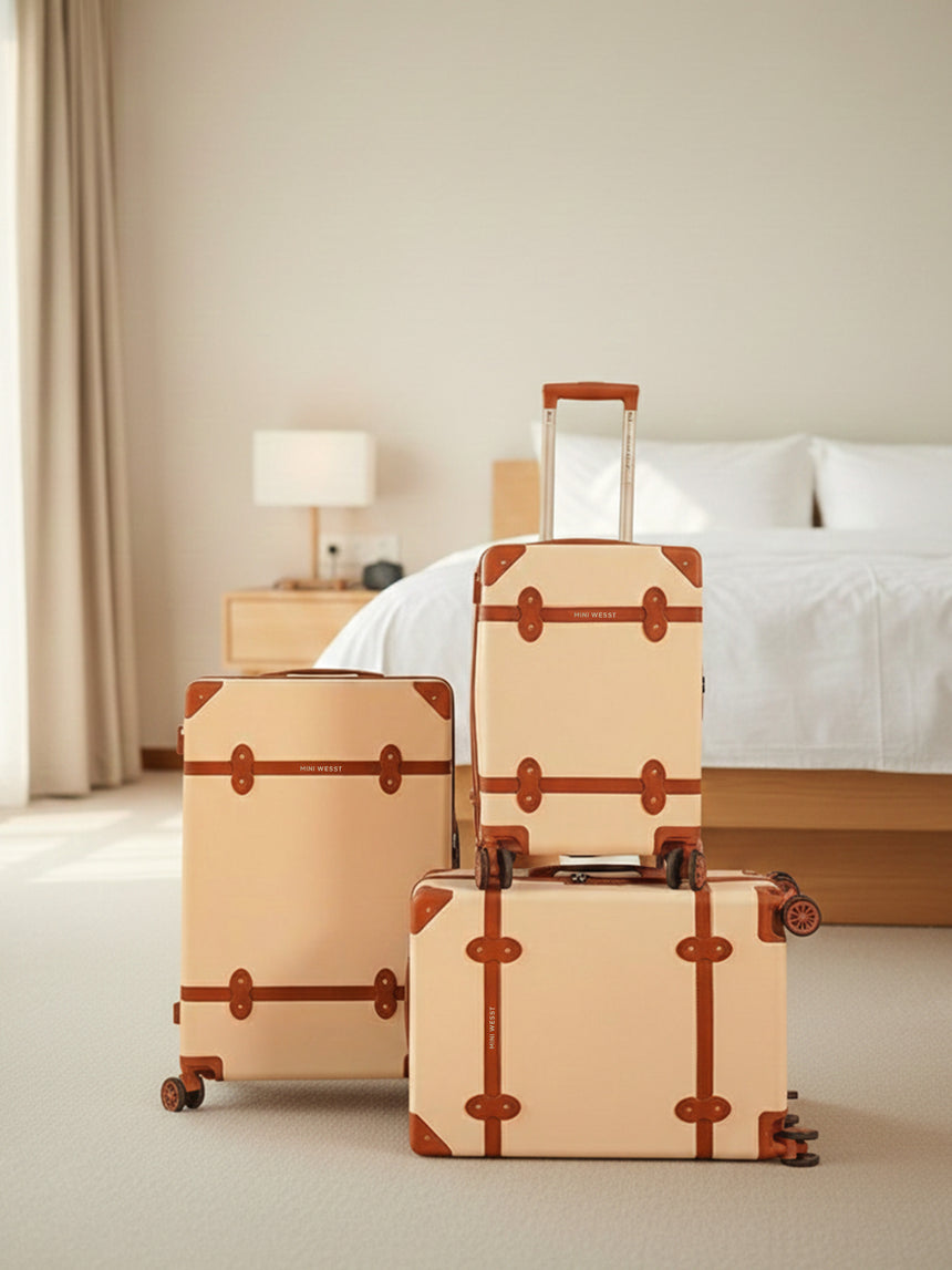 EMILY IN PARIS SET OF 3 LUGGAGE