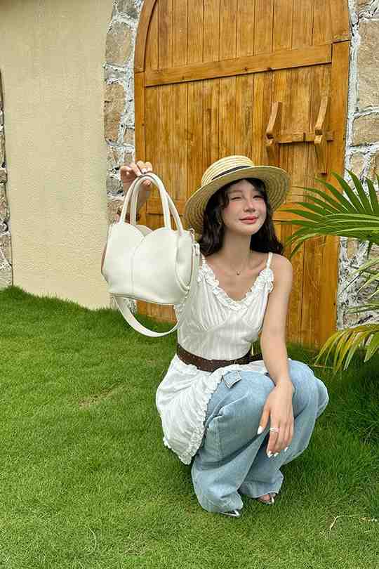 Tulip White Bucket Handbag