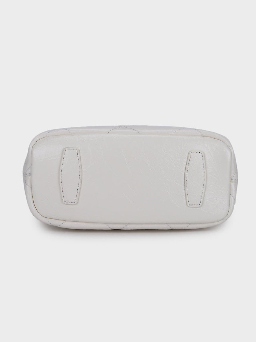 Leslie White Handbag With Charm