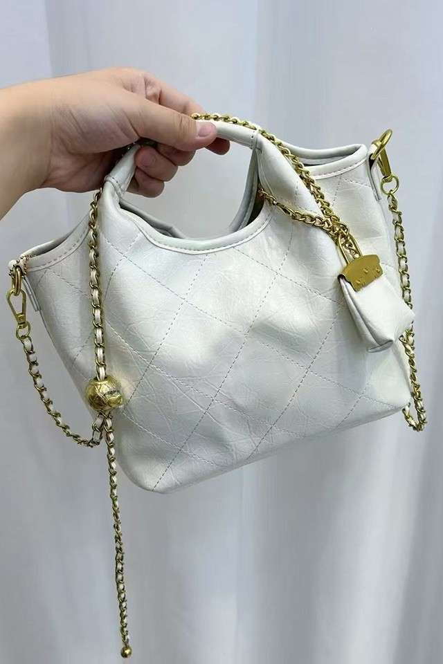 Leslie White Handbag With Charm